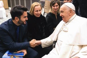 Ο Πάπας συνάντησε την ελληνική περιβαλλοντική οργάνωση Laguna Coast Foundation