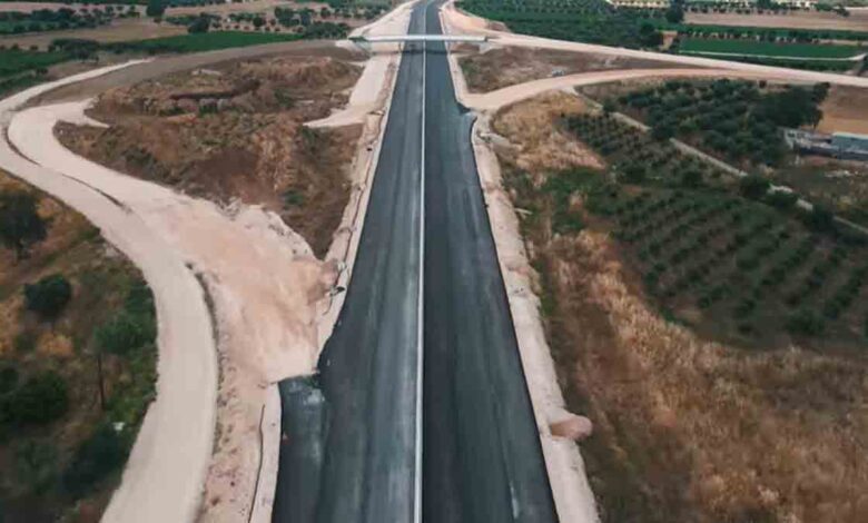 Οι παλιές μελέτες… φρενάρουν τα νέα έργα