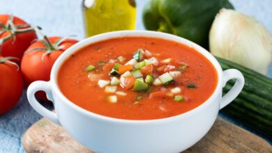 Γκασπάτσο: Η πεντανόστιμη ανδαλουσιανή σούπα που τρώγεται παγωμένη