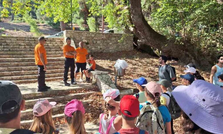 Περπάτησαν στο δάσος και ενημερώθηκαν για την προστασία του