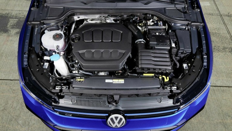 Πόσο κοστίζει το εκρηκτικό VW Golf R στην Ελλάδα; (+τιμές)