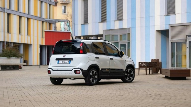 Γιατί η Stellantis σταματά την παραγωγή του Fiat Panda;