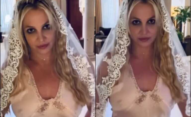 H Britney Spears παντρεύτηκε τον εαυτό της: «Είναι το πιο λαμπρό πράγμα που έχω κάνει»