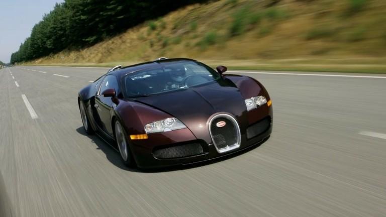 Όταν η Bugatti Veyron βρέθηκε με 400 χλμ./ώρα στα… κιγκλιδώματα (+video)