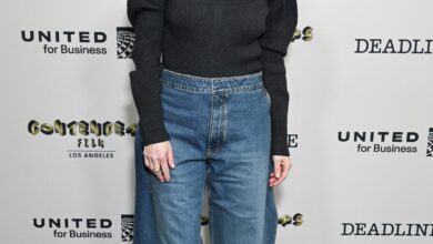 Julianne Moore: Πώς συνδύασε το balloon jeans που είναι μεγάλη τάση φέτος;