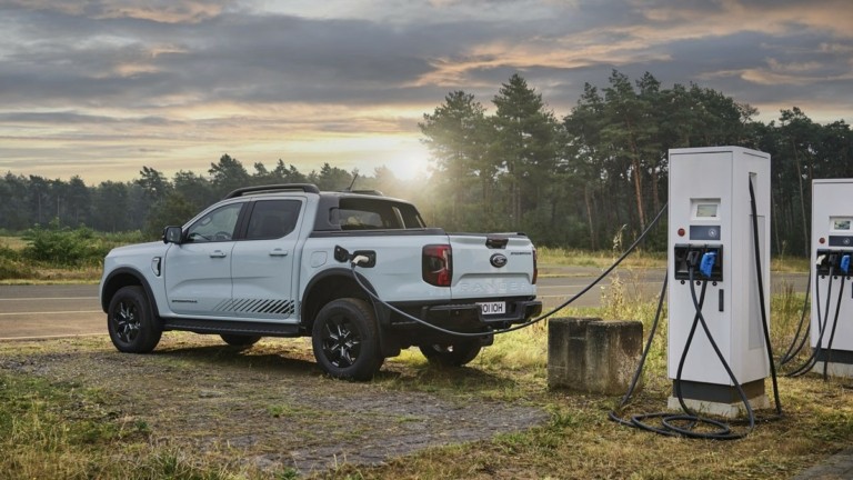 Ford Ranger PHEV: Εξηλεκτρισμός για το κορυφαίο pickup, με επιτόκιο 2,99%