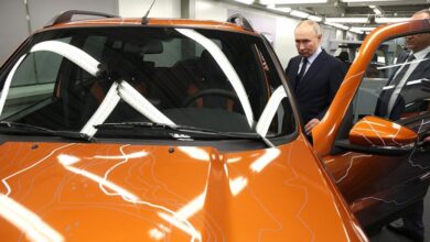 O Vladimir Putin είδε από κοντά το ηλεκτρικό Lada Niva