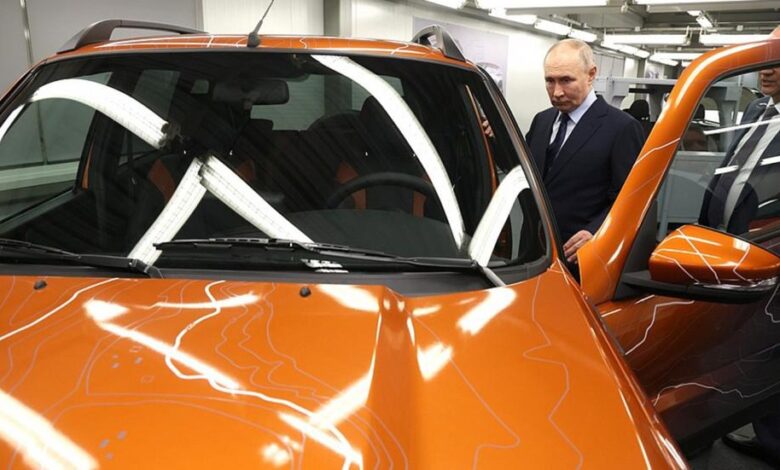 O Vladimir Putin είδε από κοντά το ηλεκτρικό Lada Niva