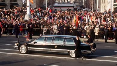 Παίξ’ το Πλανητάρχης με την Cadillac Fleetwood του Bill Clinton