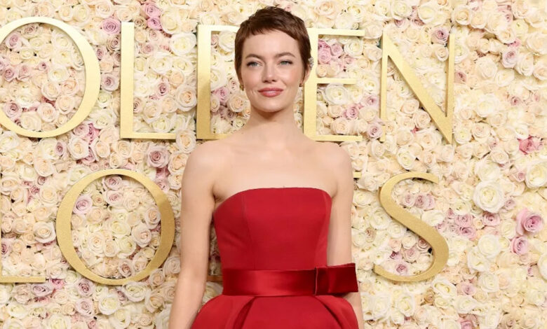 Η Emma Stone με pixie cut κούρεμα εντυπωσίασε στις Χρυσές Σφαίρες