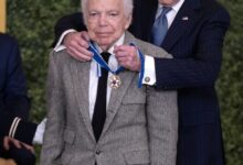 Ο σχεδιαστής μόδας Ralph Lauren έλαβε το Προεδρικό Μετάλλιο της Ελευθερίας από τον Joe Biden