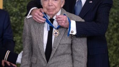 Ο σχεδιαστής μόδας Ralph Lauren έλαβε το Προεδρικό Μετάλλιο της Ελευθερίας από τον Joe Biden