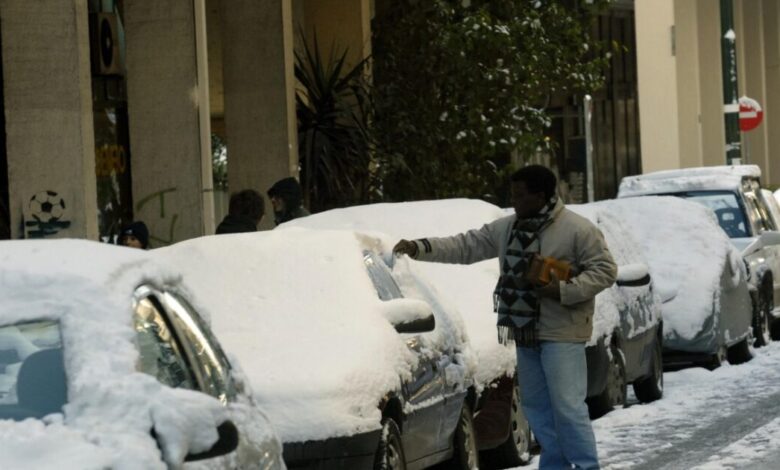 Πώς μπορείτε να απομακρύνετε τον πάγο από το παρμπρίζ του αυτοκινήτου