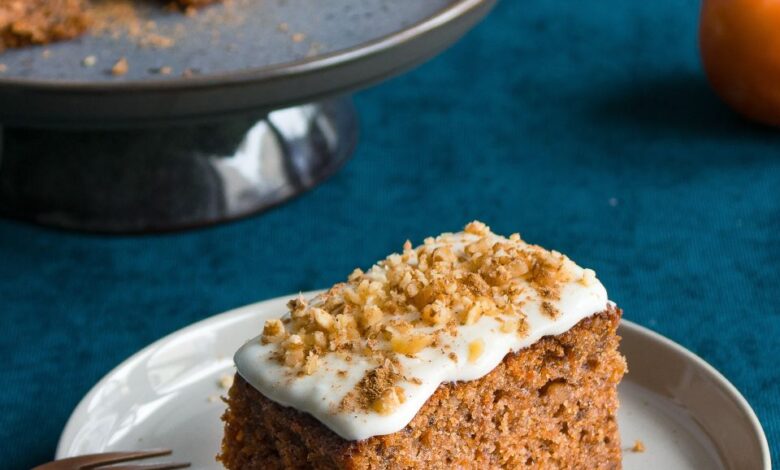 Carrot cake με λωτό και καρύδια