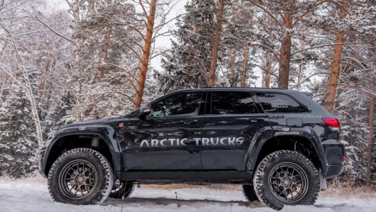 Με το Jeep Grand Cherokee της Arctic Trucks πας παντού. Κυριολεκτικά!