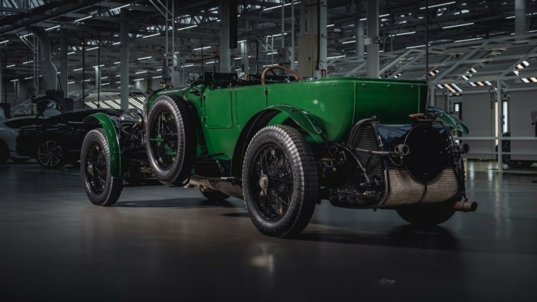 Ντεμπούτο για τις Bentley Speed Six Continuation και Continental GTC στη Retromobile