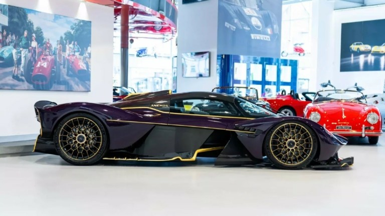 Η Aston Martin Valkyrie των 24 καρατίων ψάχνει ιδιοκτήτη