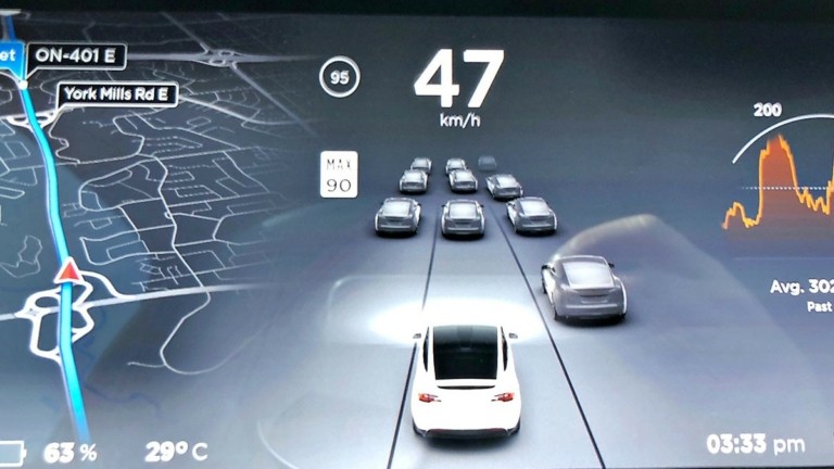 Προβληματικό το Autopilot της Tesla;