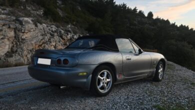 Mazda MX-5 με εμφάνιση AC Cobra πωλείται στην Ελλάδα