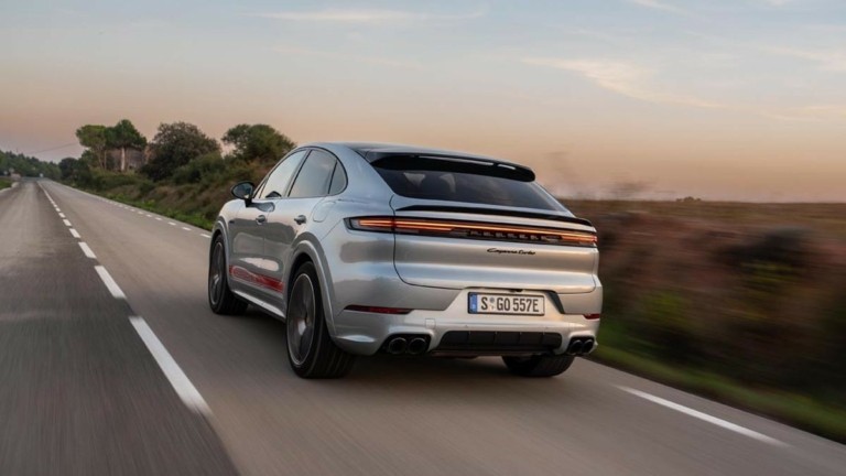 Η Porsche φέρνει νέο SUV με κινητήρες βενζίνης