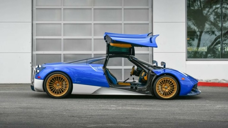 Σε δημοπρασία μια πραγματικά μοναδική Pagani Huayra