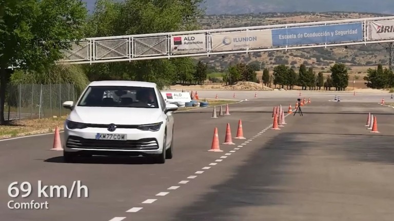 Πώς τα πήγε το Volkswagen Golf στο τεστ αποφυγής ταράνδου; (+video)