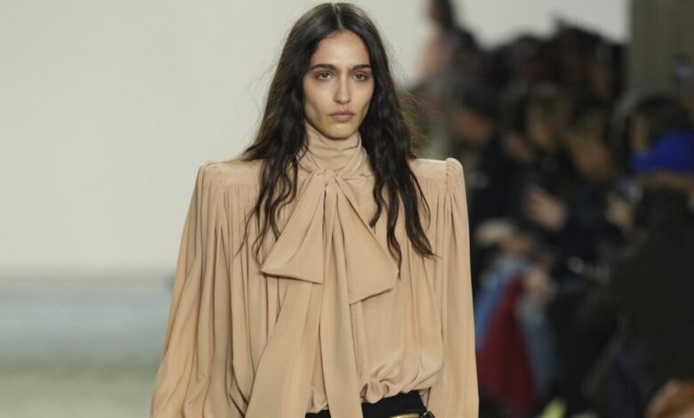 Chloé – Paris Fashion Week: Τα χτενίσματα των μοντέλων έφεραν την αύρα των 70’s