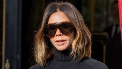Victoria Beckham: Έκανε διάδρομο με τις Harlow γόβες της και ο David είχε… |