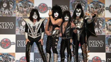 Ο frontman των Kiss δίνει την ευκαιρία σε fan να γίνει ο προσωπικός του βοηθός για 12.000 δολάρια