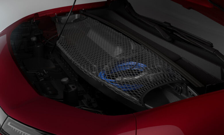 Δύο νέα αξεσουάρ της Ford για καλύτερη οργάνωση και ευταξία κάτω από το μπροστινό καπό Δύο νέα αξεσουάρ της Ford για καλύτερη οργάνωση και ευταξία κάτω από το μπροστινό καπό