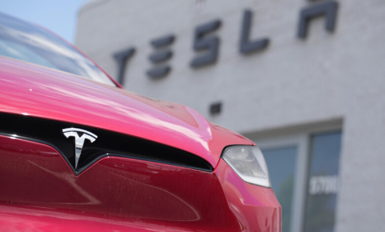 Ίλον Μασκ: Το πρώτο Tesla έφτασε μόνο του από το εργοστάσιο στο σπίτι του πελάτη Ίλον Μασκ: Το πρώτο Tesla έφτασε μόνο του από το εργοστάσιο στο σπίτι του πελάτη