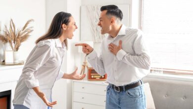 Οι δύο λέξεις που σταματούν κάθε τσακωμό πριν καν αρχίσει