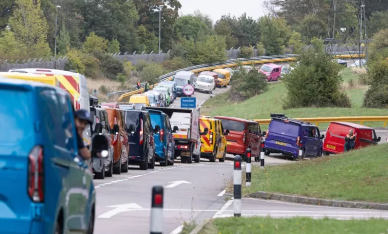 Το εμβληματικό Transit της Ford Pro κατακτά μια νέα διάκριση στο Guinness World Records™ Το εμβληματικό Transit της Ford Pro κατακτά μια νέα διάκριση στο Guinness World Records™