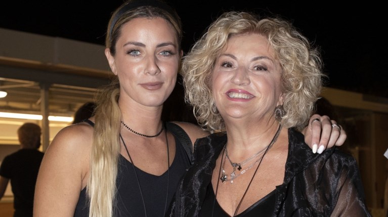 Η Υρώ Μανέ σε σπάνια δημόσια εμφάνιση μαζί με τον σύζυγό της |