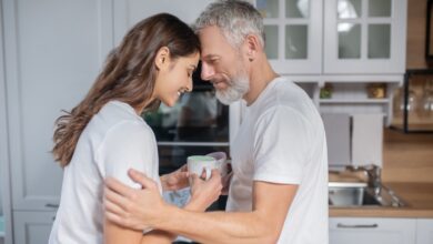 Πώς μπορούν να πετύχουν οι σχέσεις με διαφορά ηλικίας