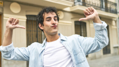 5 tips για να προστατευτείτε αν ζείτε με έναν ναρκισσιστή