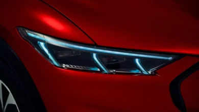 Η προηγμένη τεχνολογία φωτισμού Matrix LED της Ford κάνει για εσάς τη νύχτα μέρα – για ακόμα περισσότερη ασφάλεια