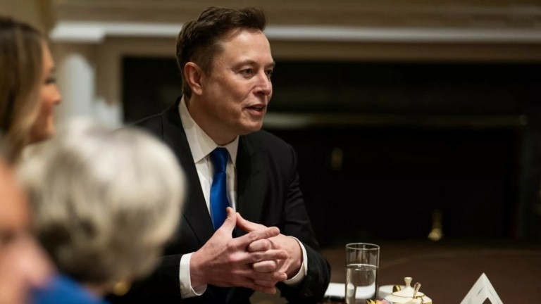 Προς συγχώνευση οι Tesla και SpaceX (;)