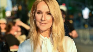 Celine Dion | Αναβίωσε τα 90s στο Παρίσι με το εμβληματικό Chanel φόρεμα… |