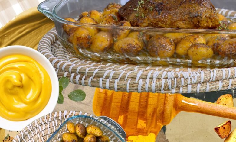 Το πιο ζουμερό honey mustard χοιρινό μπούτι στον φούρνο με γλάσο και λεμονοπορτοκαλένιες baby πατάτες