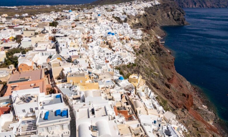 Βγήκε η ΚΥΑ για τη Σαντορίνη – Ποια μέτρα θα ισχύουν μέχρι τον Μάρτιο του 2027