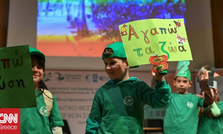 Τα «Οικολογικά Σχολεία» ύψωσαν πράσινη σημαία – Όταν η αειφορία γίνεται τρόπος ζωής Τα «Οικολογικά Σχολεία» ύψωσαν πράσινη σημαία – Όταν η αειφορία γίνεται τρόπος ζωής