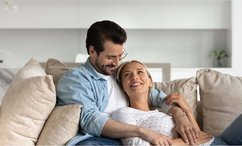 Τι κρατά ένα ζευγάρι μαζί; Η απλή συνήθεια που κάνει τη διαφορά Τι κρατά ένα ζευγάρι μαζί; Η απλή συνήθεια που κάνει τη διαφορά