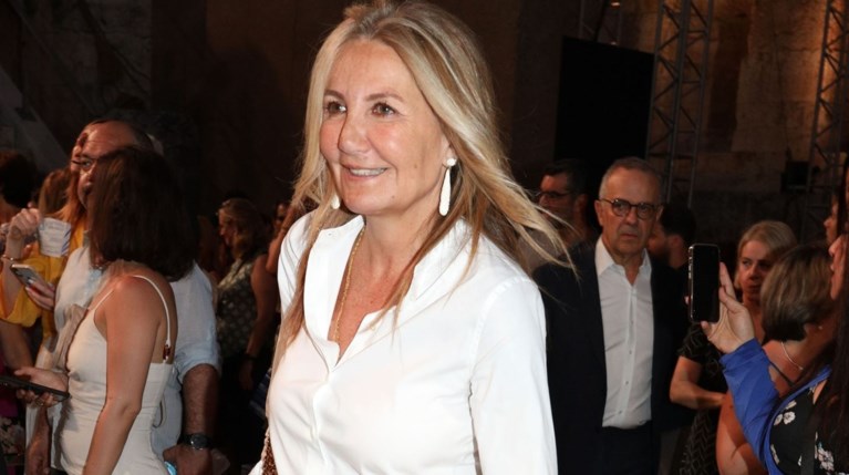 Η Μαρέβα Μητσοτάκη με casual chic look στη Θεσσαλονίκη |