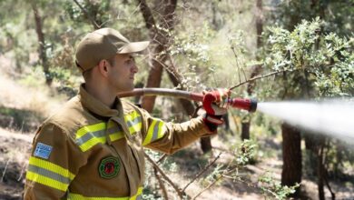 Πολεμώντας τη φωτιά με… φωτιά: Τα νέα όπλα των πυροσβεστών και οι ακούραστοι φύλακες του δάσους