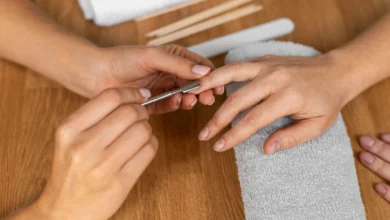 Ούτε γαλλικό ούτε περλέ: Αυτό είναι το απόλυτο καλοκαιρινό μανικιούρ που λίγες γνωρίζουν