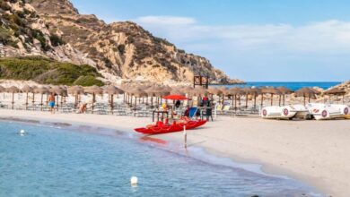 Ιταλία: Ομπρέλες με ηλικιακά κριτήρια σε παραλία της Σαρδηνίας