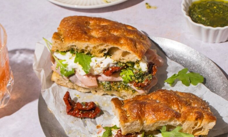 Focaccia panino, Ιταλικό σάντουιτς με μορταδέλα
