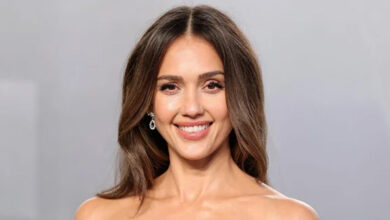 Jessica Alba: Το νέο μακρύ καρέ κούρεμα και οι caramel ανταύγειες