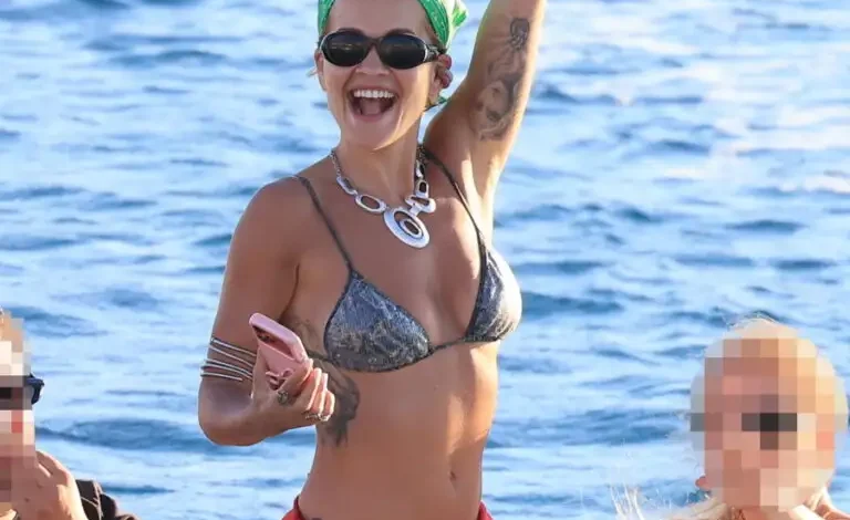 Η Rita Ora στη Μύκονο: Οι στιγμές απόλυτης χαλάρωσης της διάσημης pop star πάνω σε σκάφος